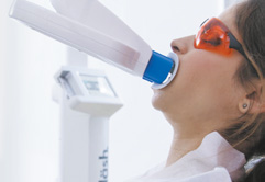 Точное позиционирование световода на губном ретракторе