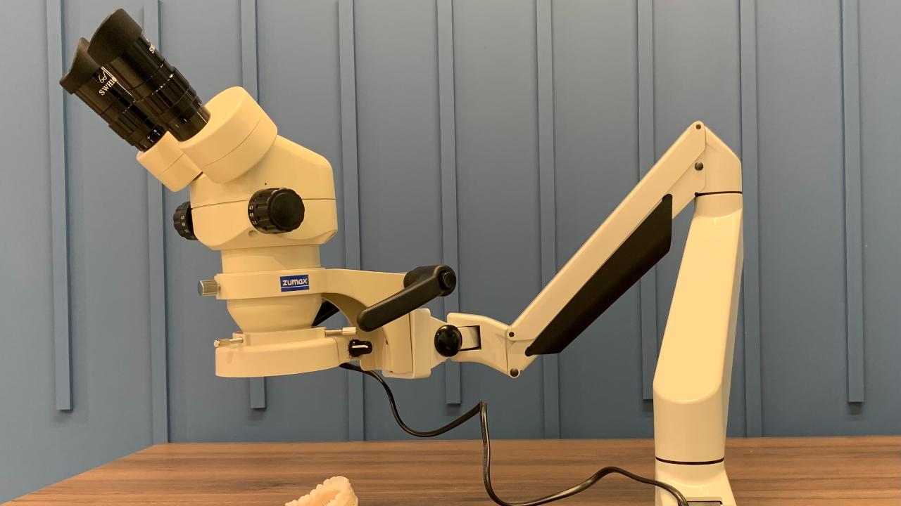 Видеообзор микроскопа Zumax MZT-1 в выставочном зале FORDENT