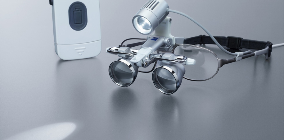 LED-подсветка для бинокулярных луп: как освещение влияет на качество работы стоматолога