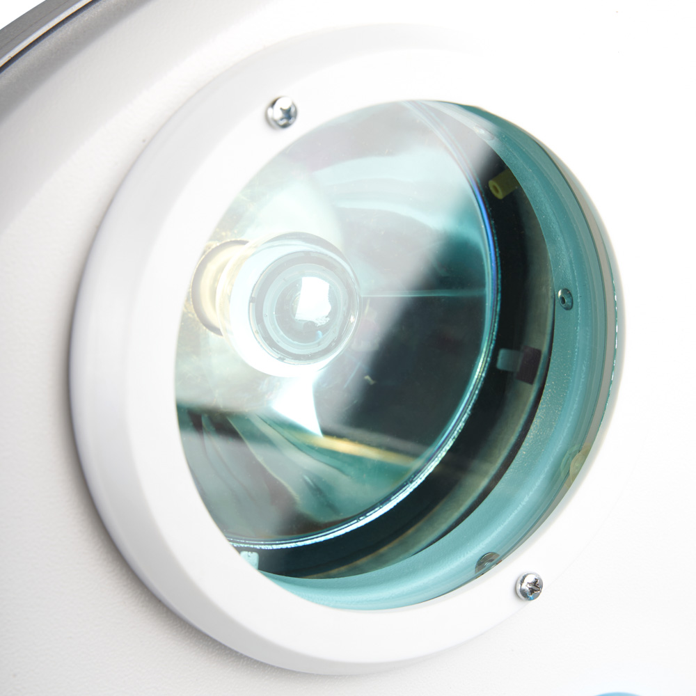 Яркое естественное освещение